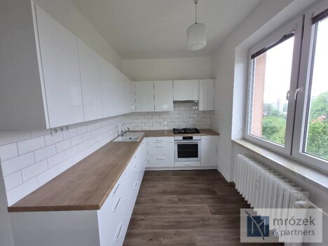 Prodej bytu 3+1 s balkonem, 68 m² v Českém Těšíně – ulice Zelená